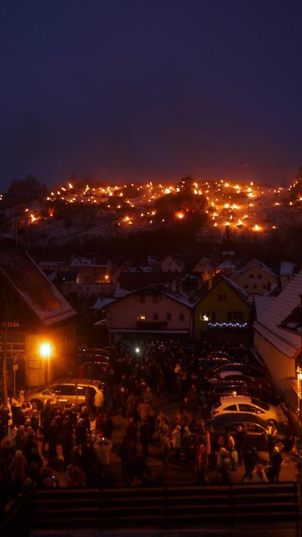 ホテル Pottensteiner Stuben Pension Gasthof エクステリア 写真